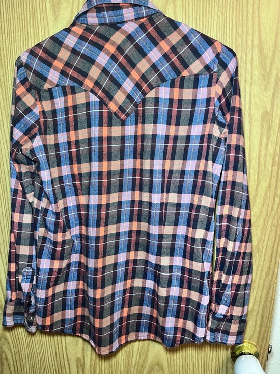 Wrangler Coral, Blue and Black Plaid Flannel Western Shirt - Picture 4 of 5